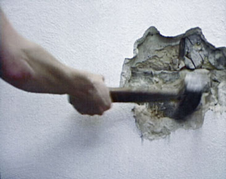 images/manifestation/Bonvicini-HAMMERING-1.jpg